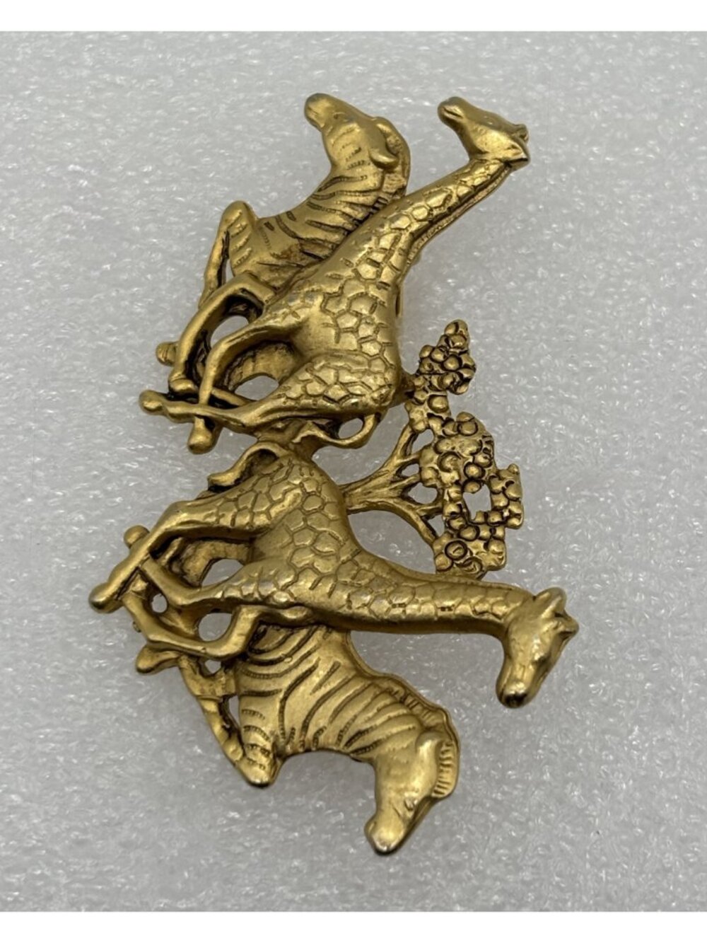 Vintage AJC Safari Stampede Brooch Pin 1970s or 80s Gold Tone Dimensional Signed - Picture 5 of 16